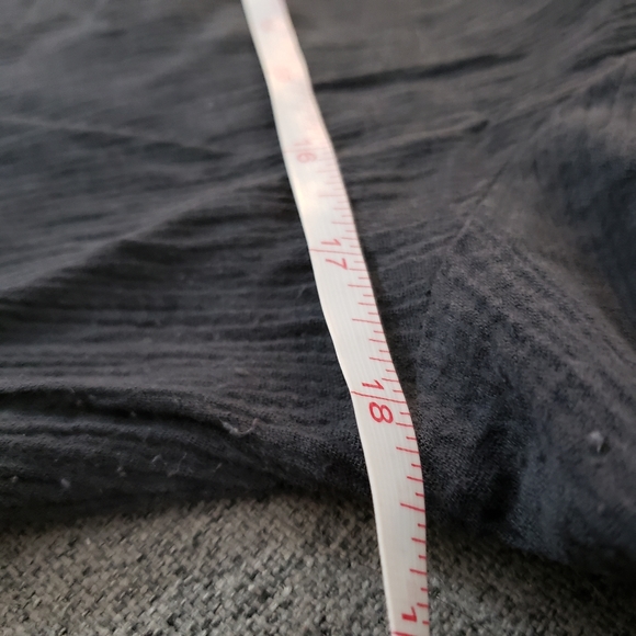 Hollister Size L Navy 3/4 Bell Sleeve Embroidered Cropped Blouse - Picture 8 of 10